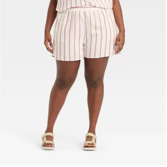 NWT Universal Thread Women's Cream Striped High-Rise Pull-On Shorts Size 3X - Picture 1 of 2